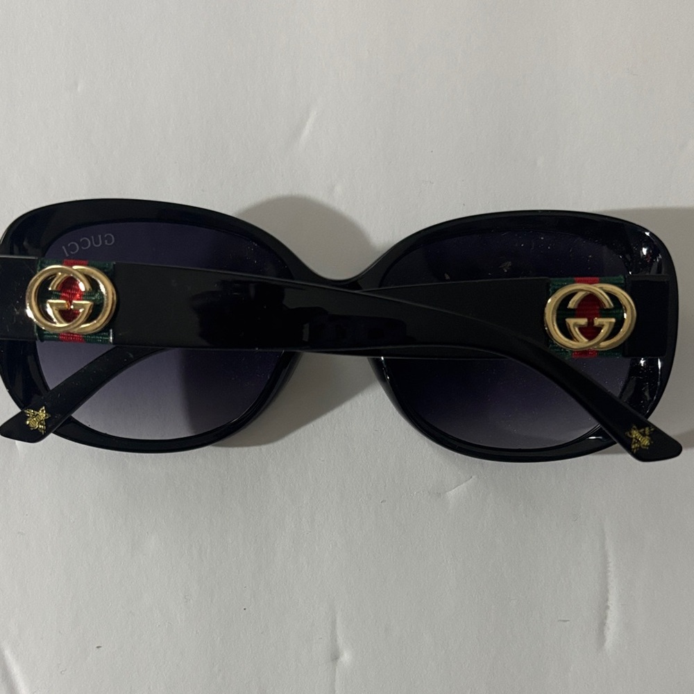 Gucci Black Sunglasses with Gold GG and Red‑Green Accents